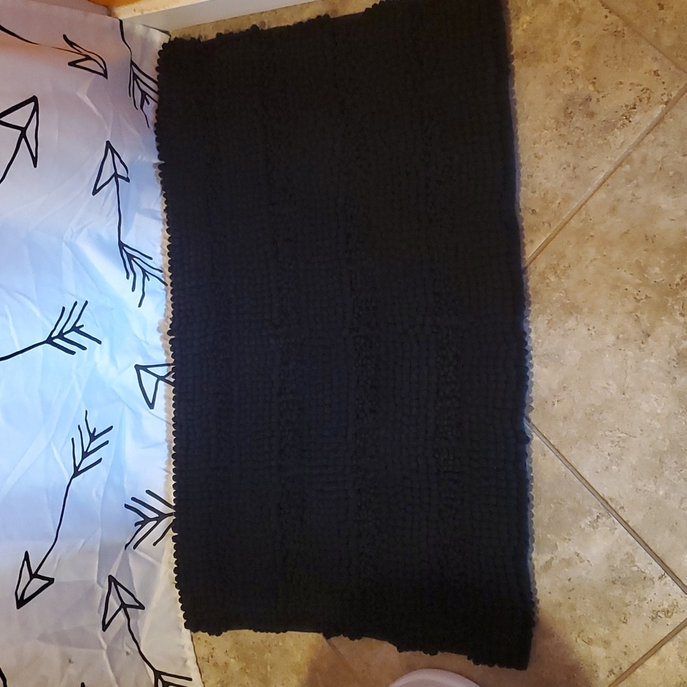 Bath Mat 🖤 - Picture 2 of 3